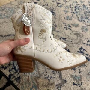MIA Western style booties sz 7M